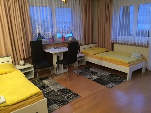 Haus Tina Zimmer Niklasdorf Екстериор снимка